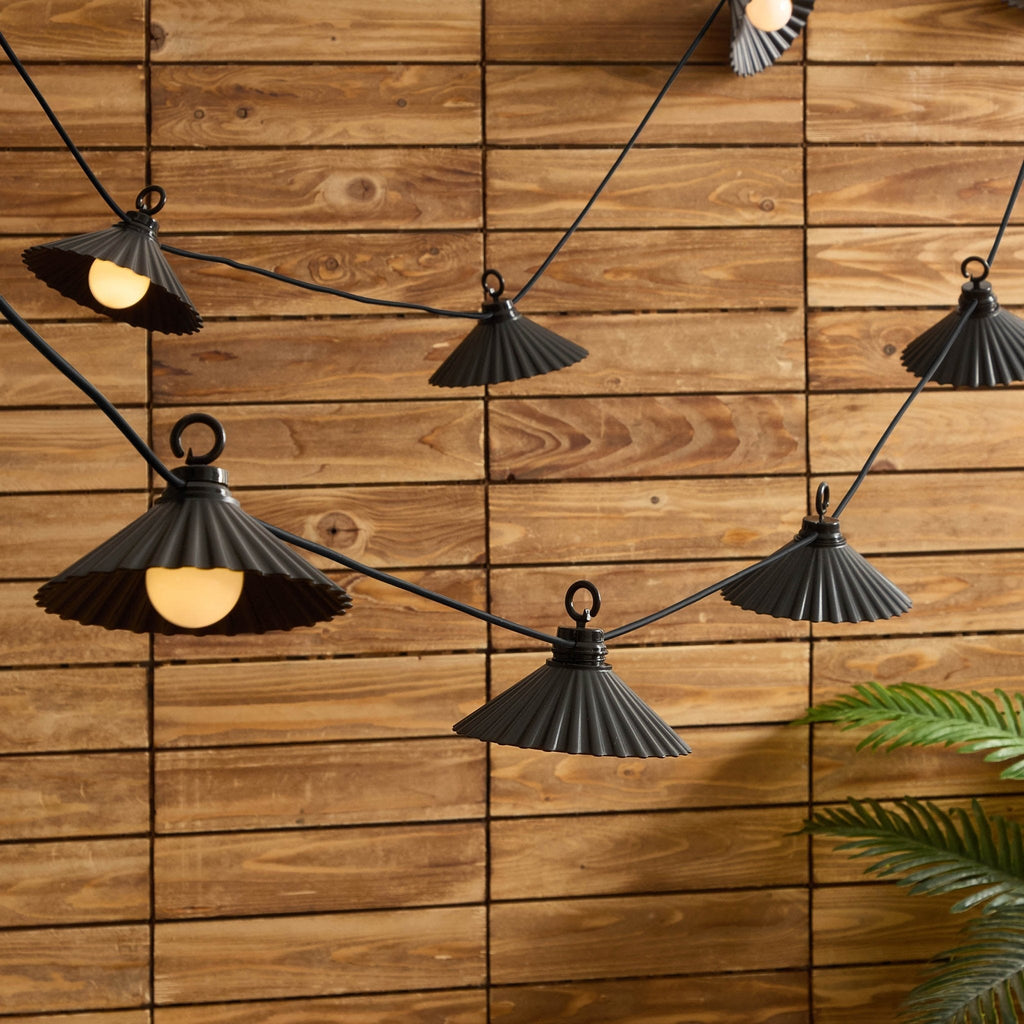 Dusklia - 10 Indoor/Outdoor Flower String Lights (Mains Powered) - White