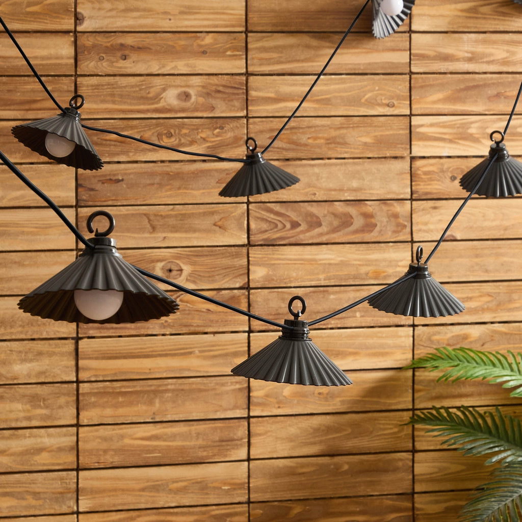 Dusklia - 10 Indoor/Outdoor Flower String Lights (Mains Powered) - White