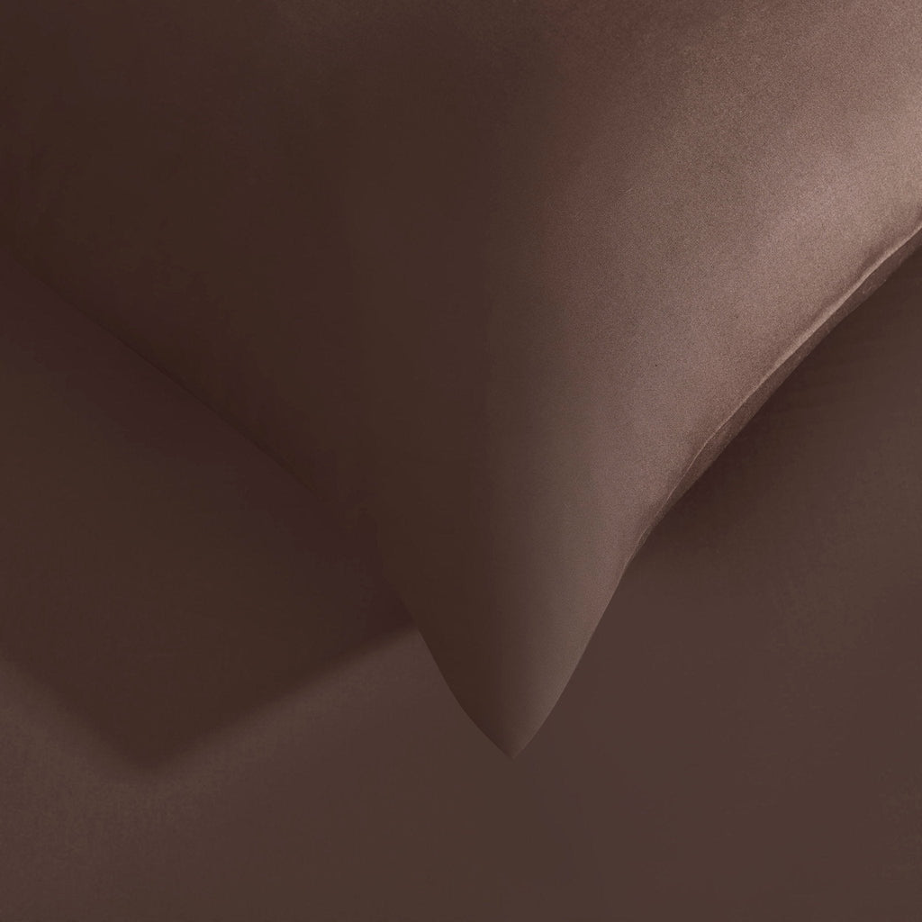 Dusklia - Pair of Plain-Dye Classic Pillowcases - 200 Thread Count - Chocolate