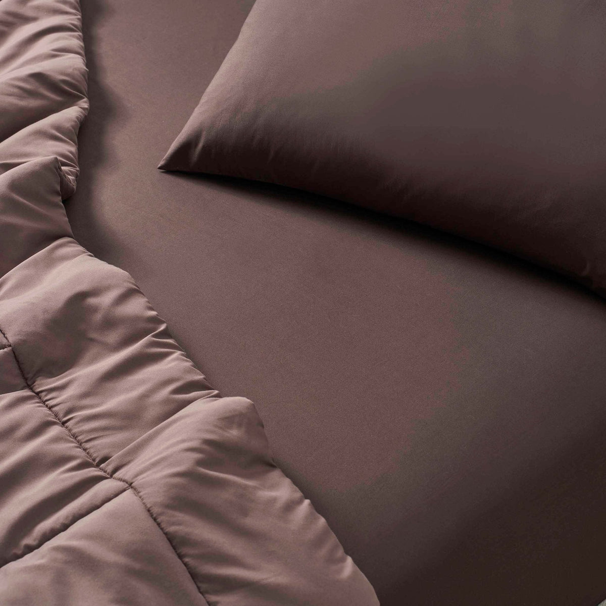 Dusklia - 200 Thread Count Plain-Dye Fitted Sheet - Chocolate