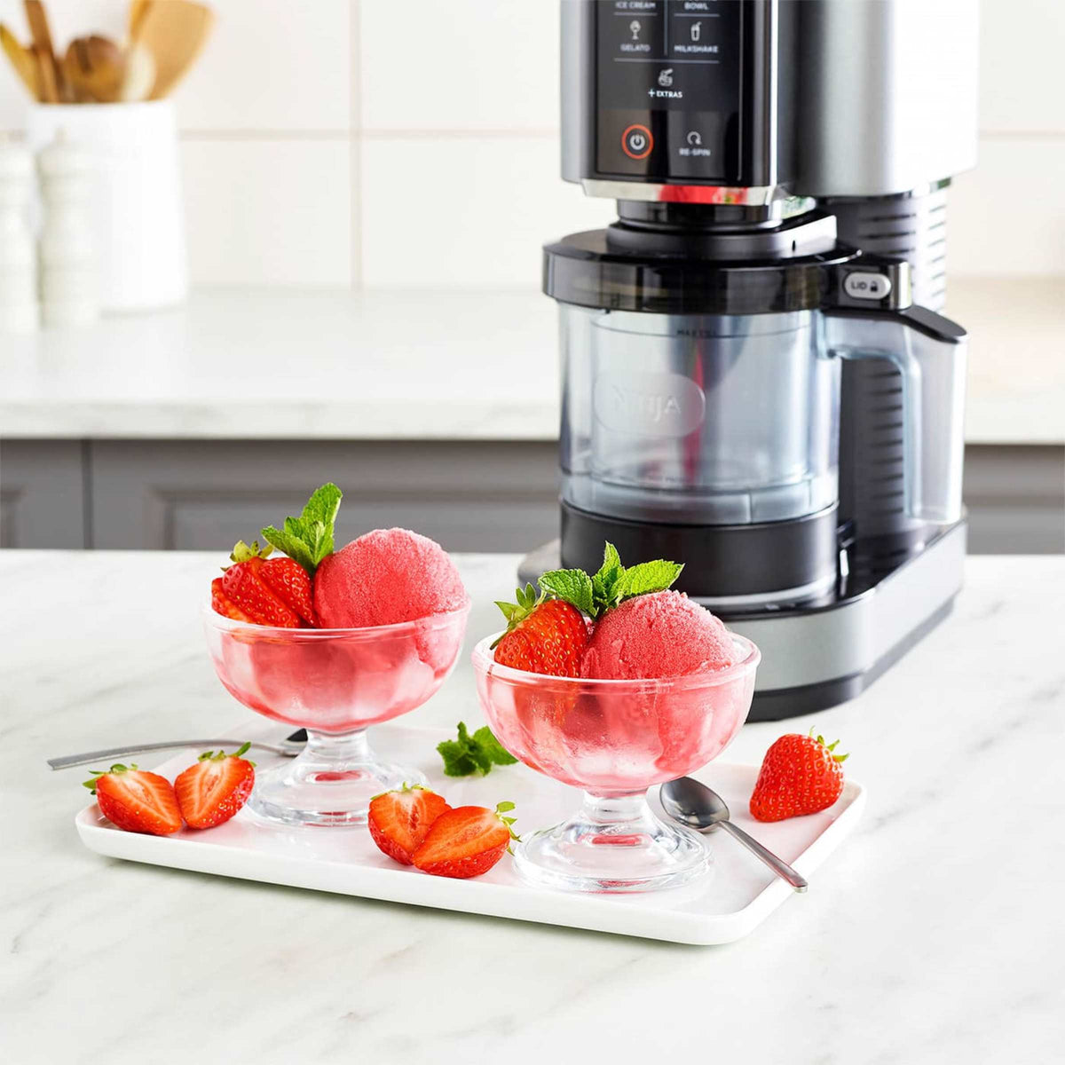 Machine à glaces Ninja CREAMi 7-en-1 - Glaces, sorbets et milkshakes maison