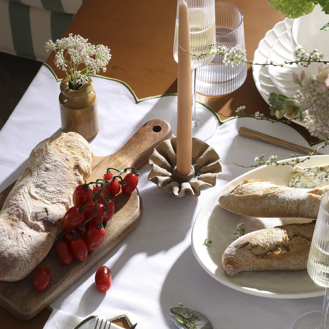 Dusklia - Acacia Medium Chopping Board - Natural
