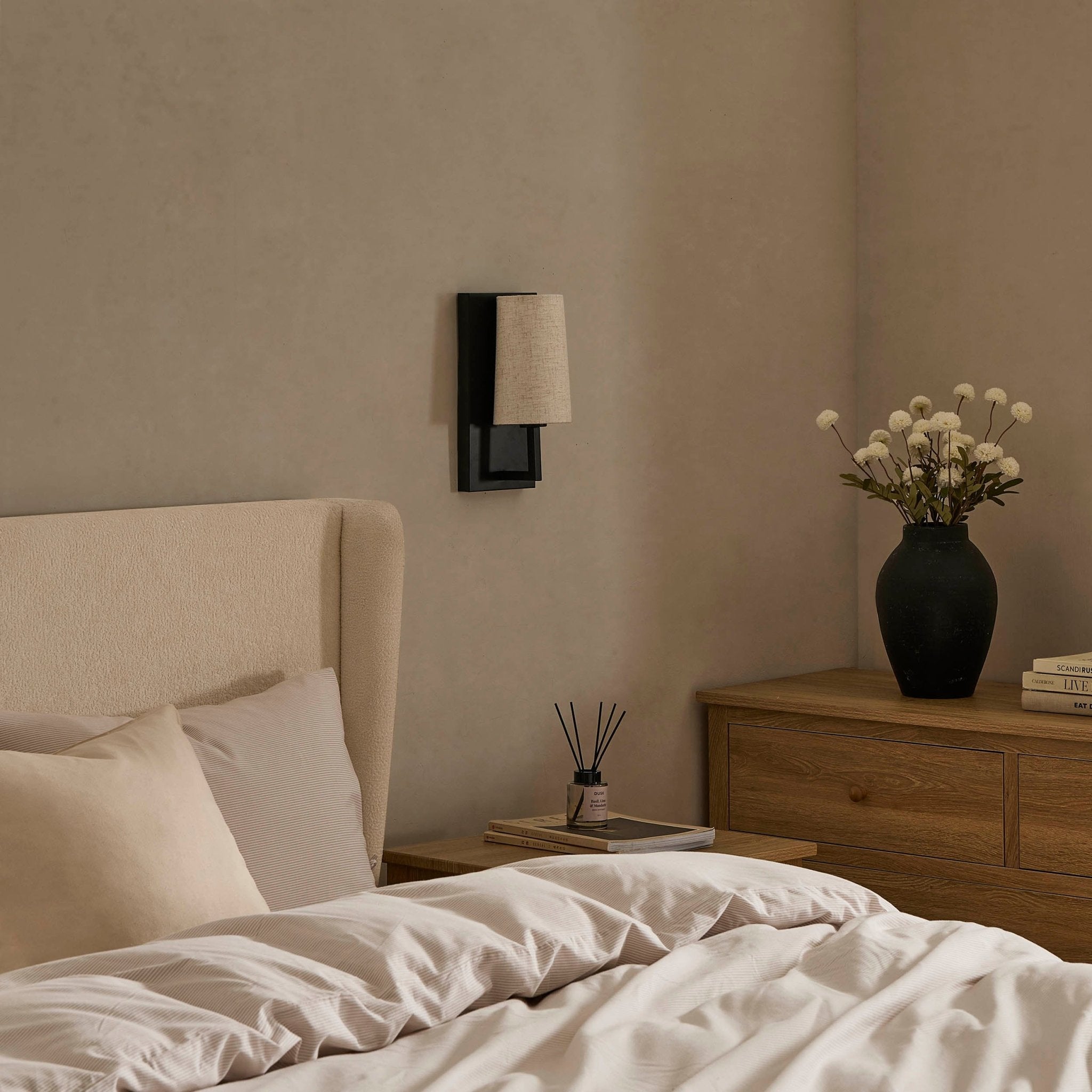 Dusklia - Alban LED Rechargeable Wall Light - Black