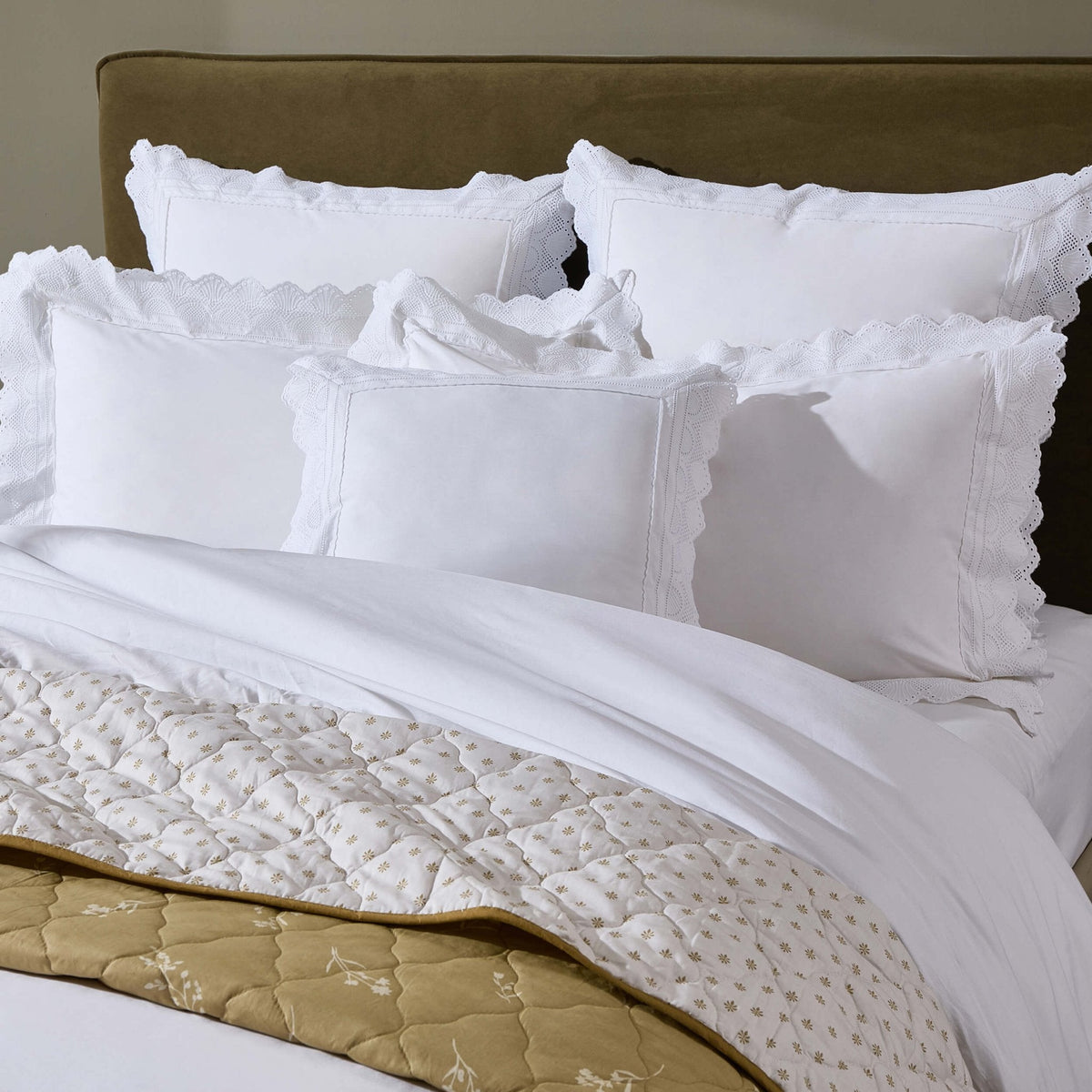 Dusklia - Pair of Alice Oxford Pillowcases - 200 Thread Count - White