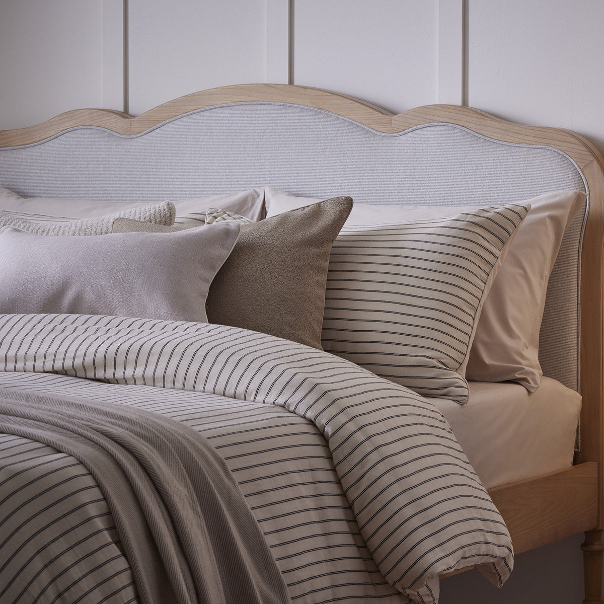 Dusklia - Amalfi 200 Thread Count Pinstripe Duvet Cover & Pillowcase Set - Cream/Navy