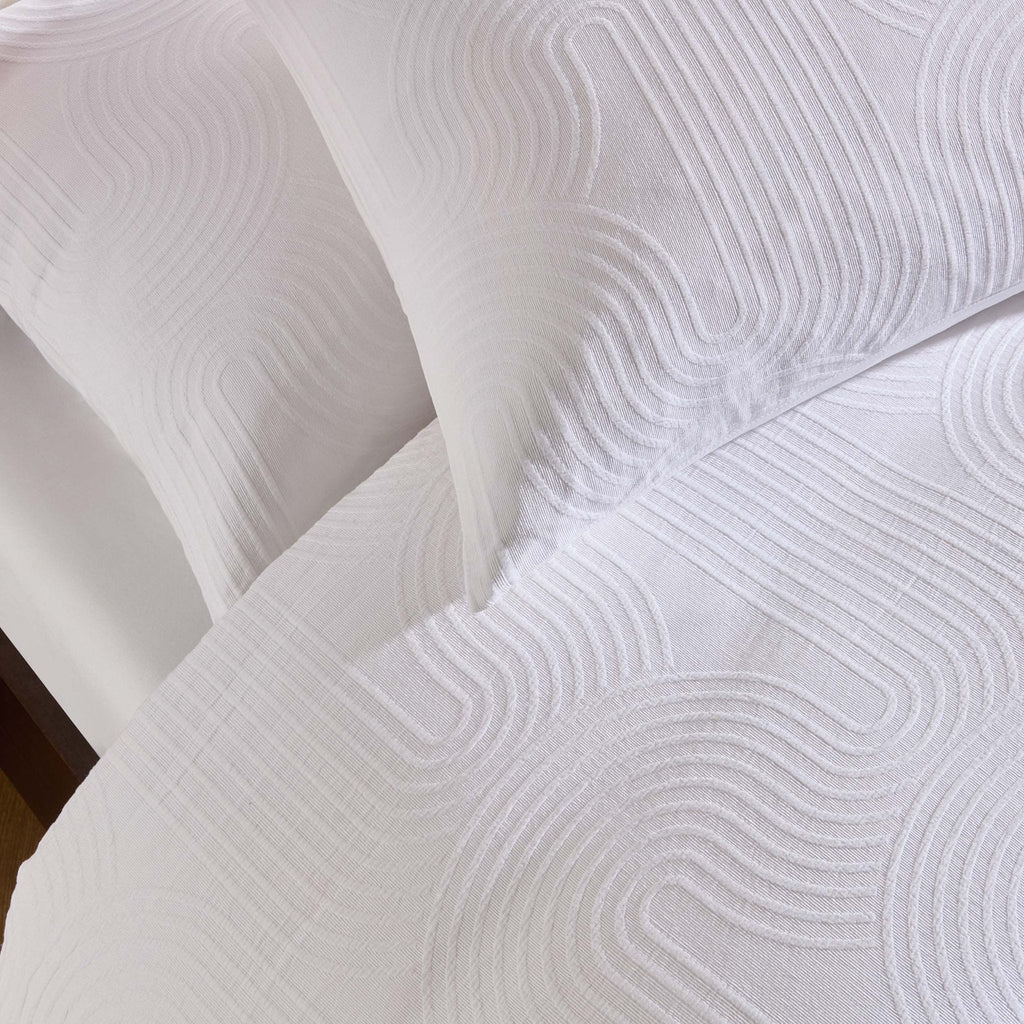 Dusklia - Archie Geo Woven Jaquard 200 Thread Count Duvet Cover & Pillowcase Set - White