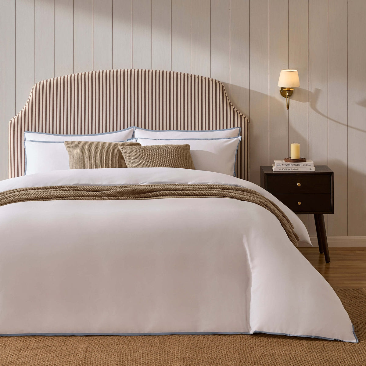 Dusklia - Super Soft Bamboo 300 Thread Count Cotton Plain Dye Duvet Cover - White/Blue