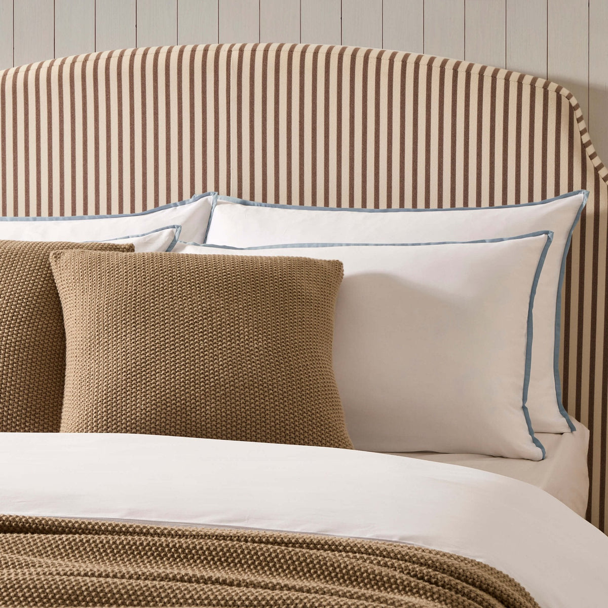 Dusklia - Super Soft Bamboo 300 Thread Count Cotton Plain Dye Duvet Cover - White/Blue
