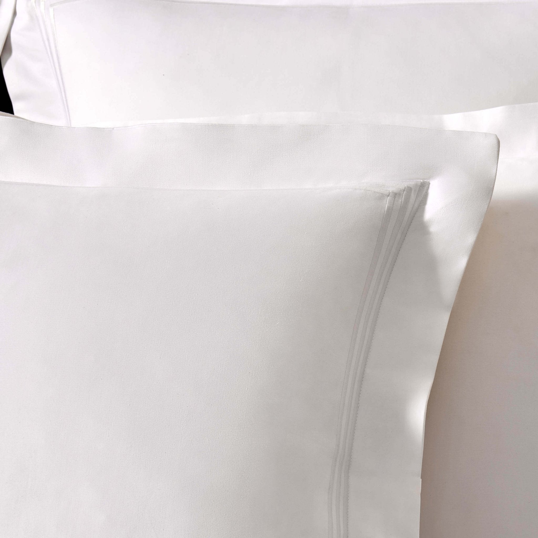 Dusklia - Bloomsbury 1000 Thread Count Pair of Oxford Square Pillowcases - White