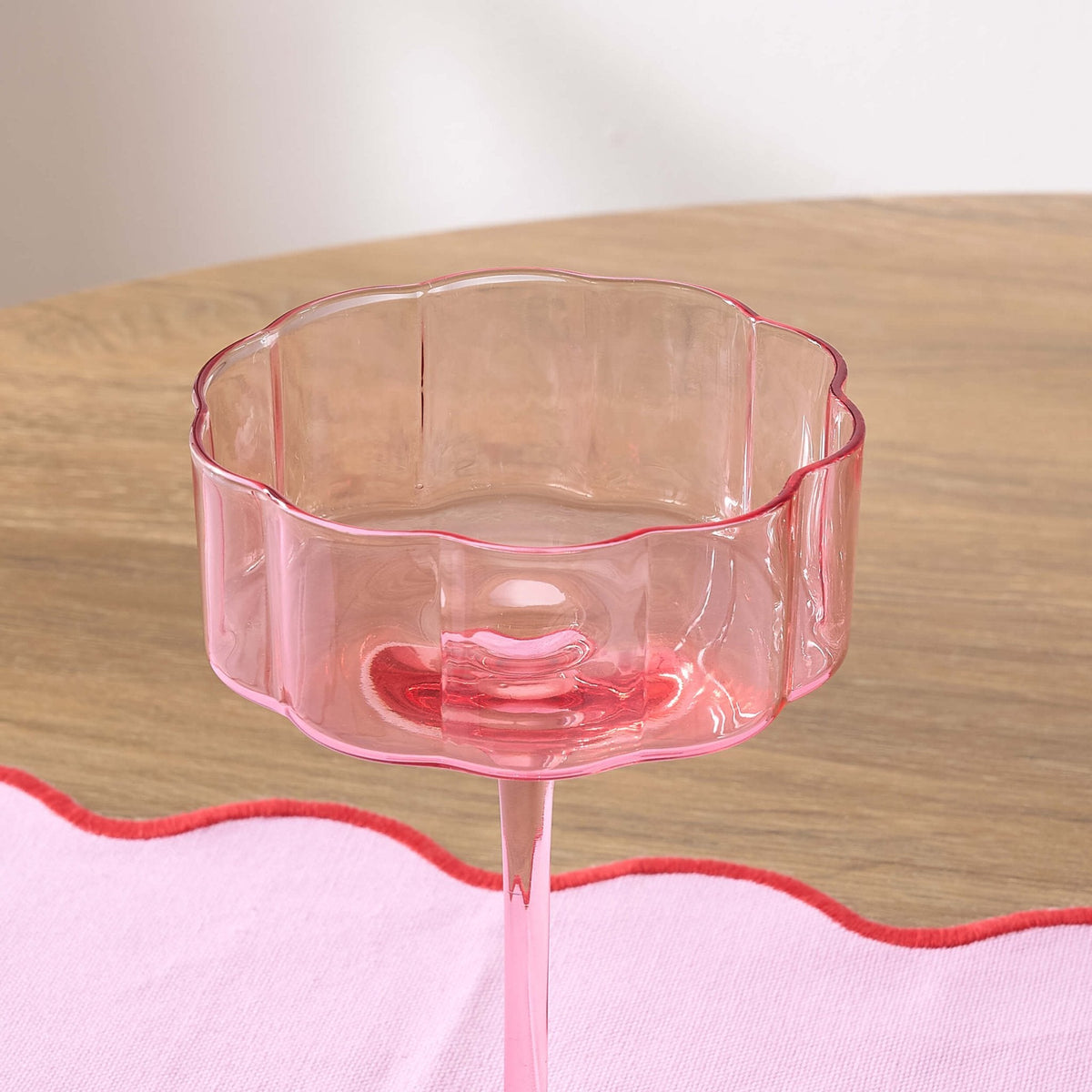 Dusklia - Brynn Scalloped Edge Glass Coupes - Set of 4 - Pink