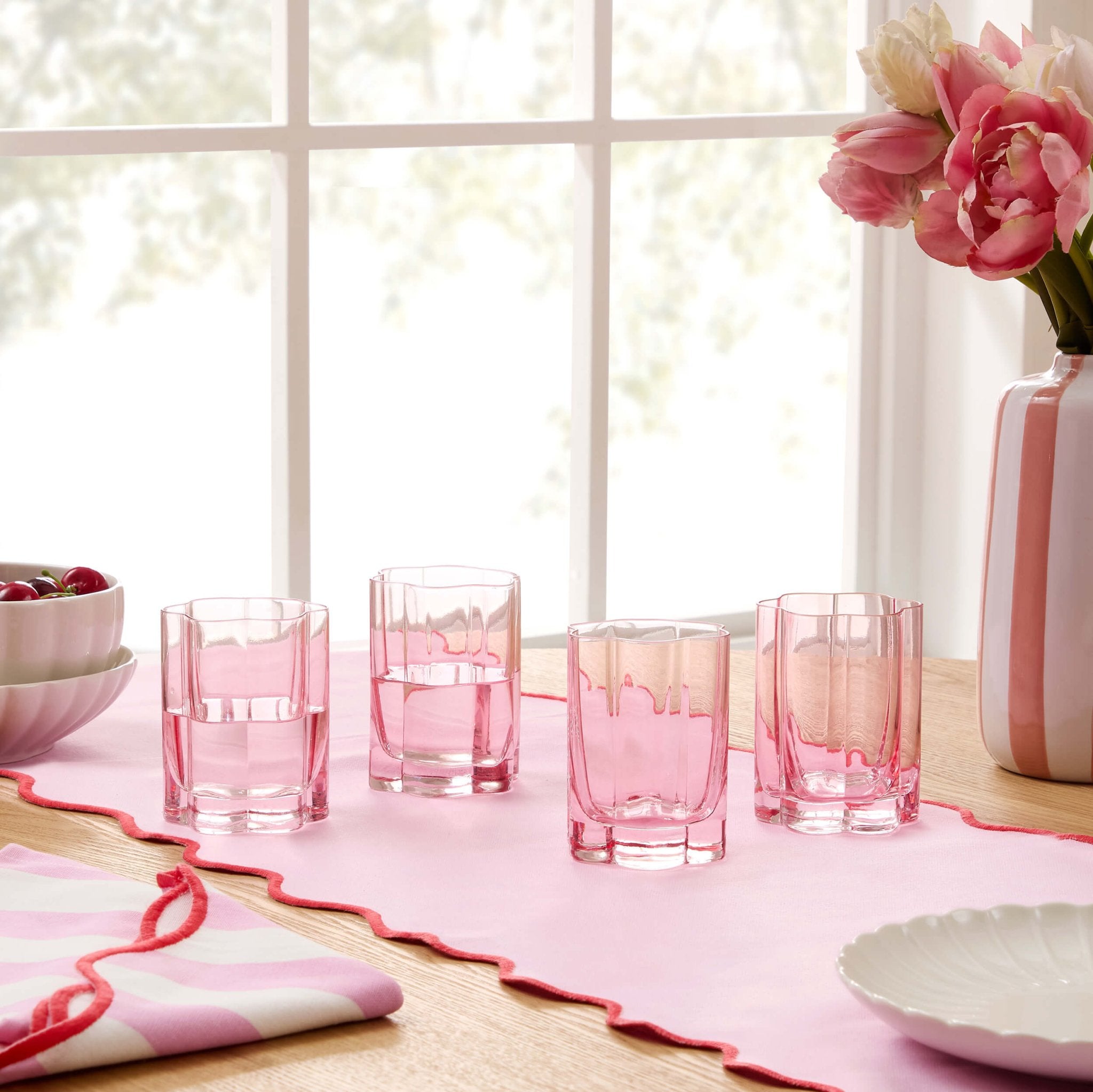 Dusklia - Brynn Scalloped Edge Glass Tumblers - Set of 4 - Pink