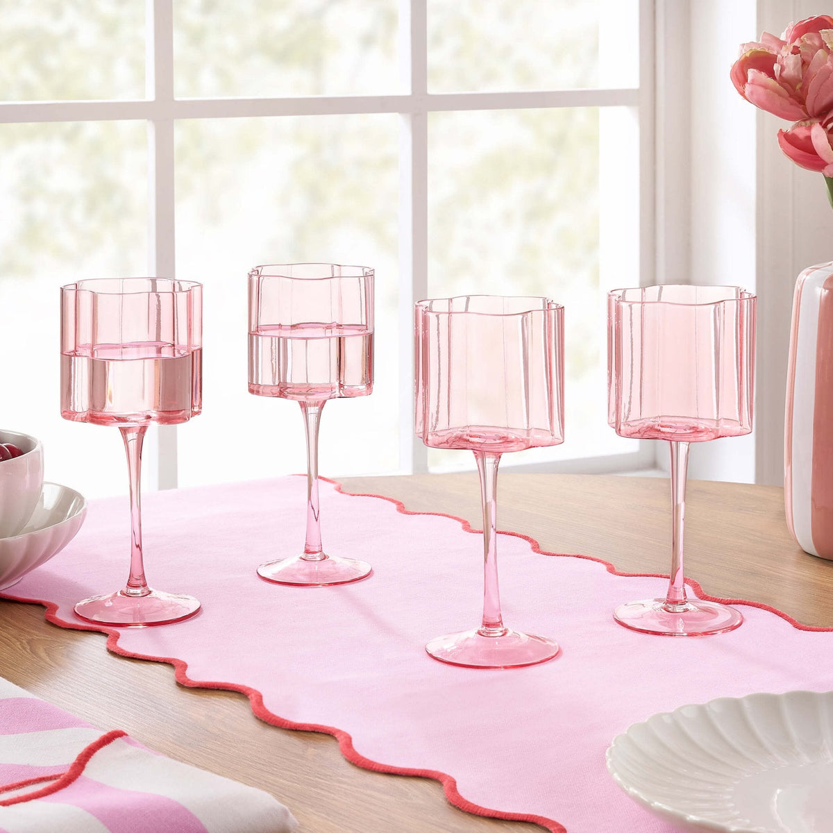 Dusklia - Brynn Scalloped Edge Wine Glasses - Set of 4 - Pink
