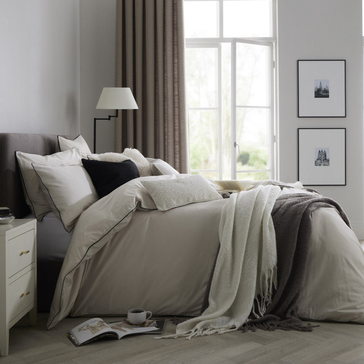 Dusklia - Cambridge 200 Thread Count Duvet Cover - Natural/Black