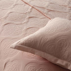 Dusklia - Cannes Matelassé Bedspread - Ballet Slipper