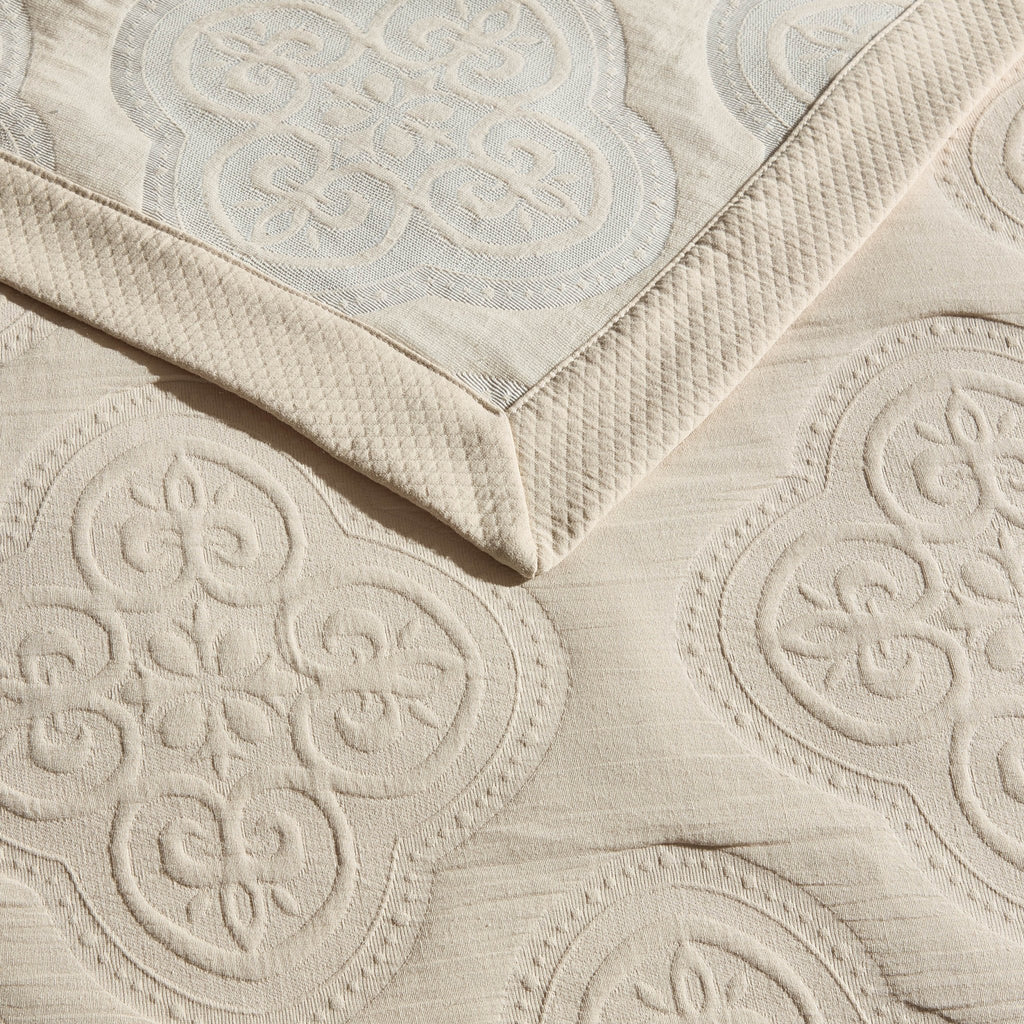 Dusklia - Cannes Matelassé Bedspread - Wheat