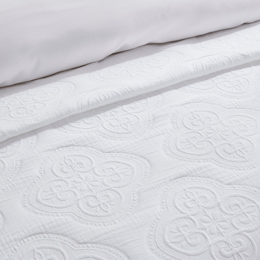 Dusklia - Cannes Matelassé Bedspread - White