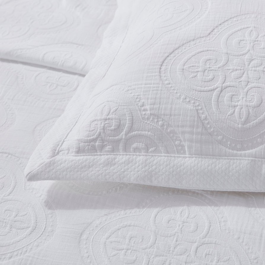 Dusklia - Cannes Matelassé Cushion Cover - White