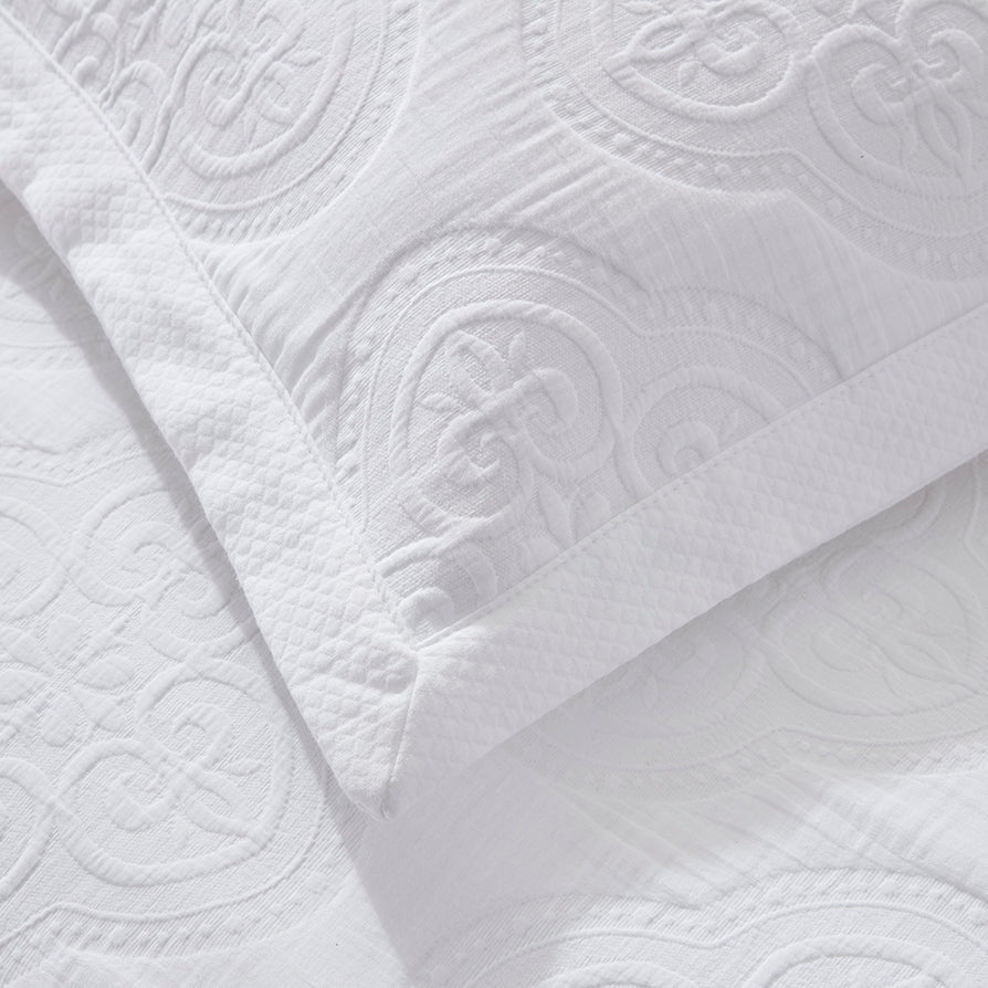 Dusklia - Cannes Matelassé Cushion Cover - White