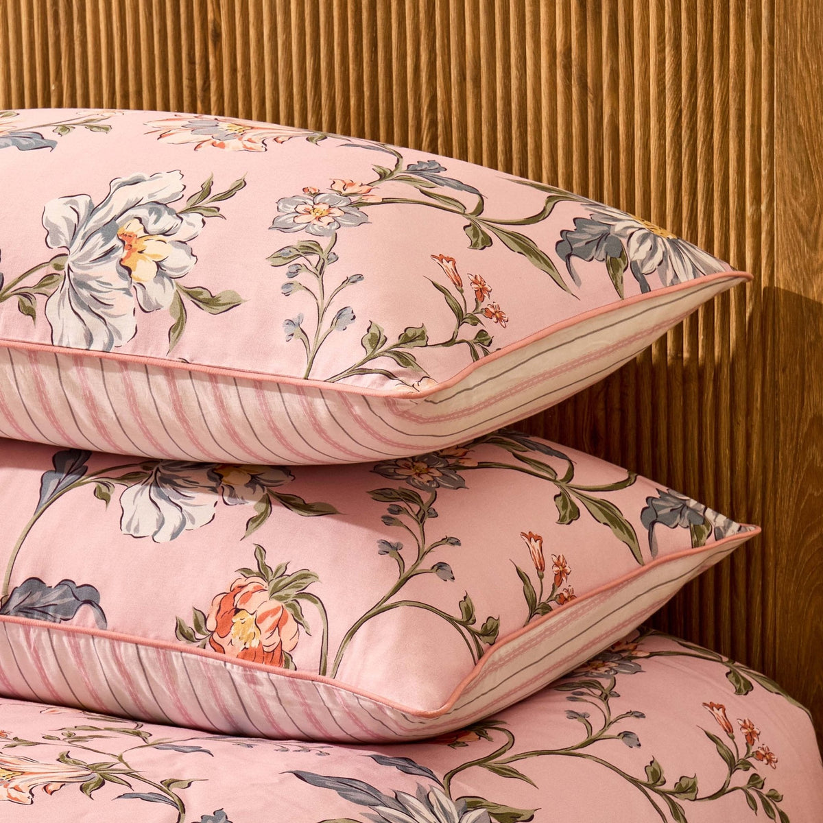 Dusklia - Celeste 300 Thread Count 100% Cotton Floral Duvet Cover & Pillowcase Set - Pink