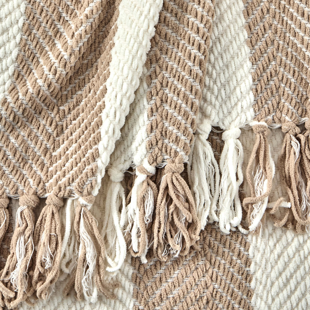 Dusklia - Chenille Stripe Tassel Herringbone Throw - Oatmeal/White