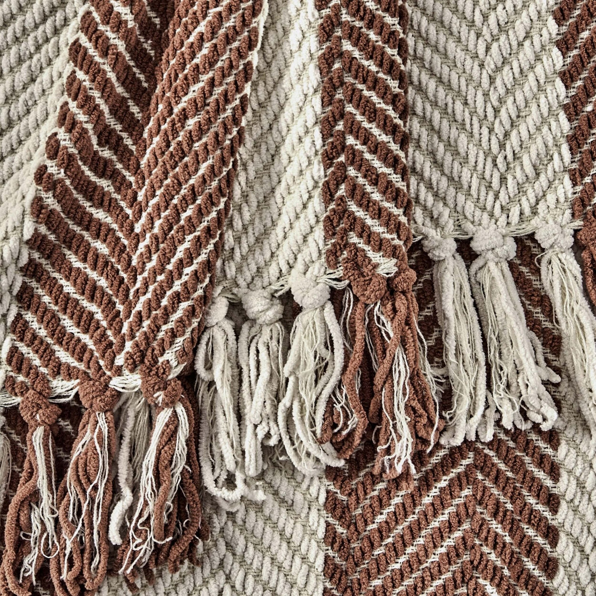 Dusklia - Chenille Stripe Tassel Herringbone Throw - Rust/Cream