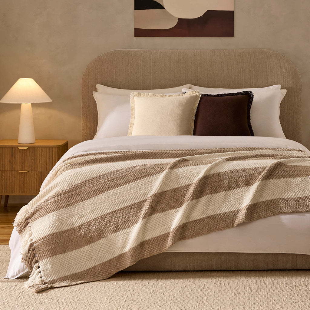 Dusklia - Chenille Stripe Tassel Herringbone Throw - Oatmeal/White