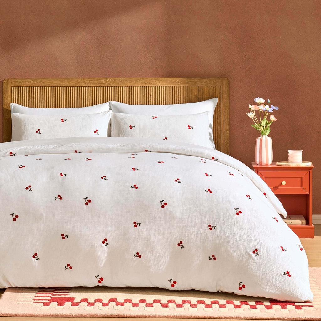 Dusklia - Cherry Embroidery Cotton Muslin Duvet Cover & Pillowcase Set - White