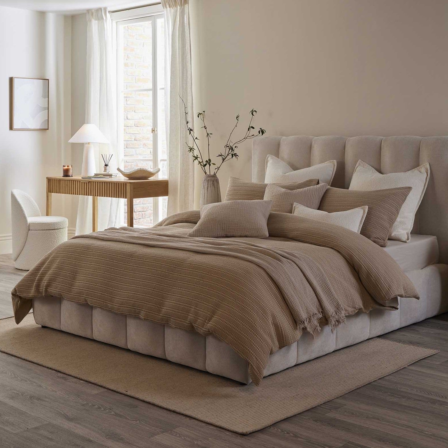 Dusklia - Cheshire Ottoman Storage Bed - Ivory