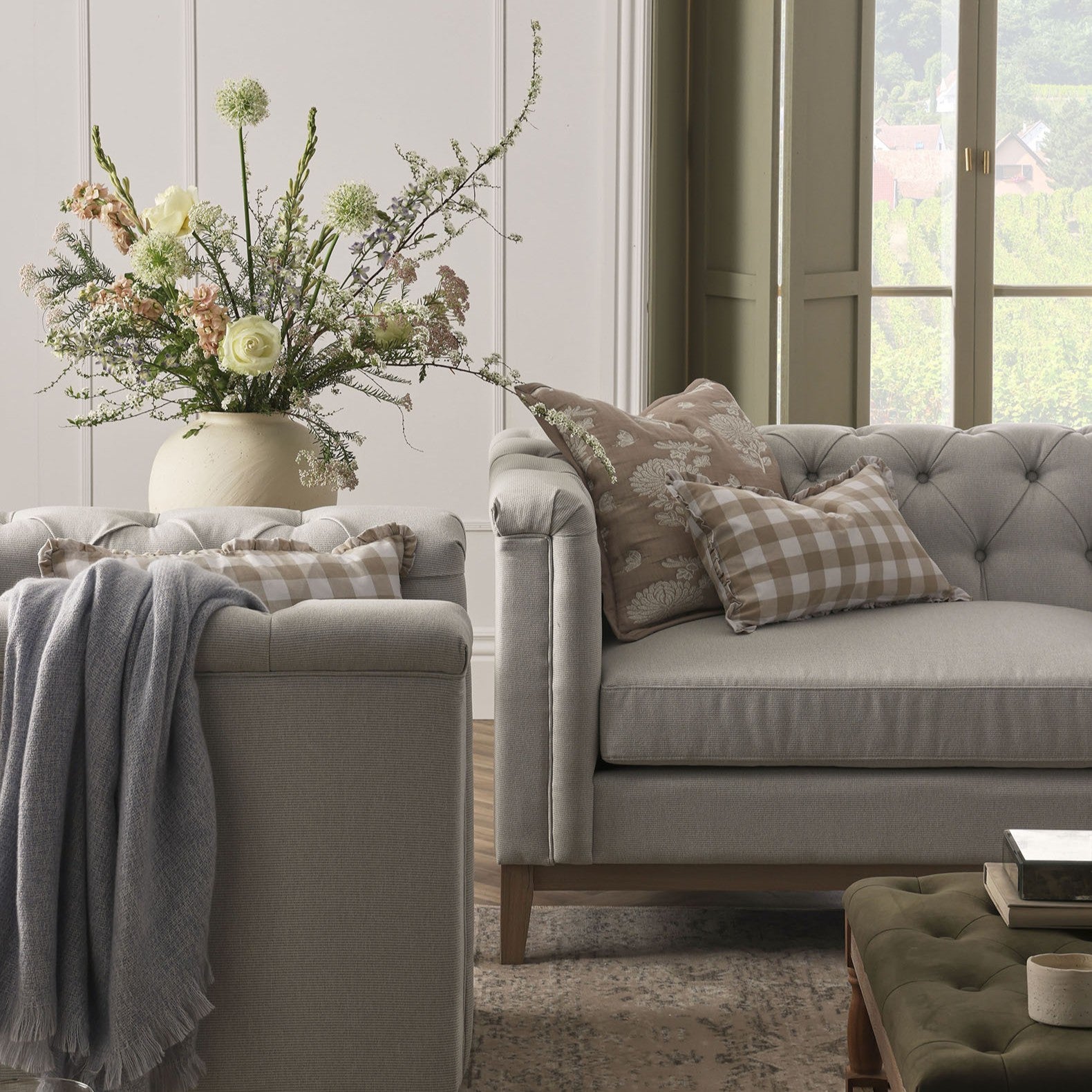 Dusklia - Chesterfield Pouffe - Natural Stripe