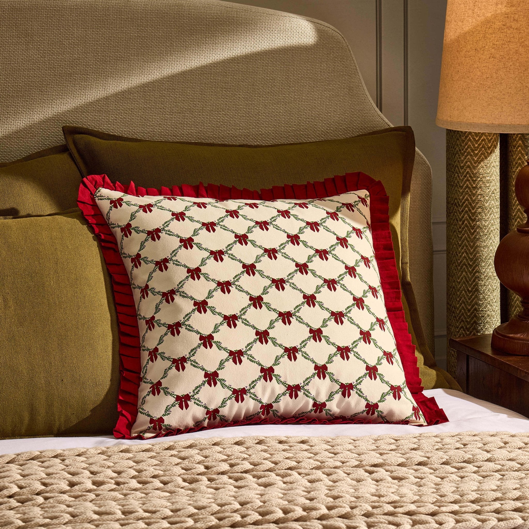 Housse de coussin en 100 % coton avec bord festonné et nœud de Noël - Bordeaux