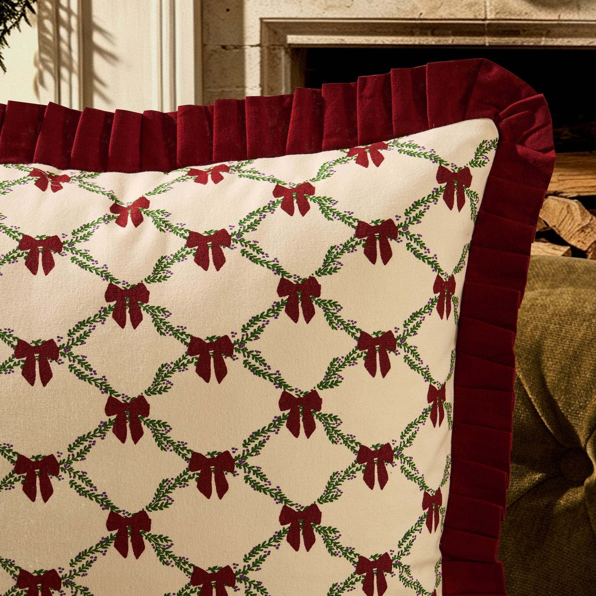 Housse de coussin de canapé en 100 % coton avec bord volanté et nœud de Noël - Bordeaux