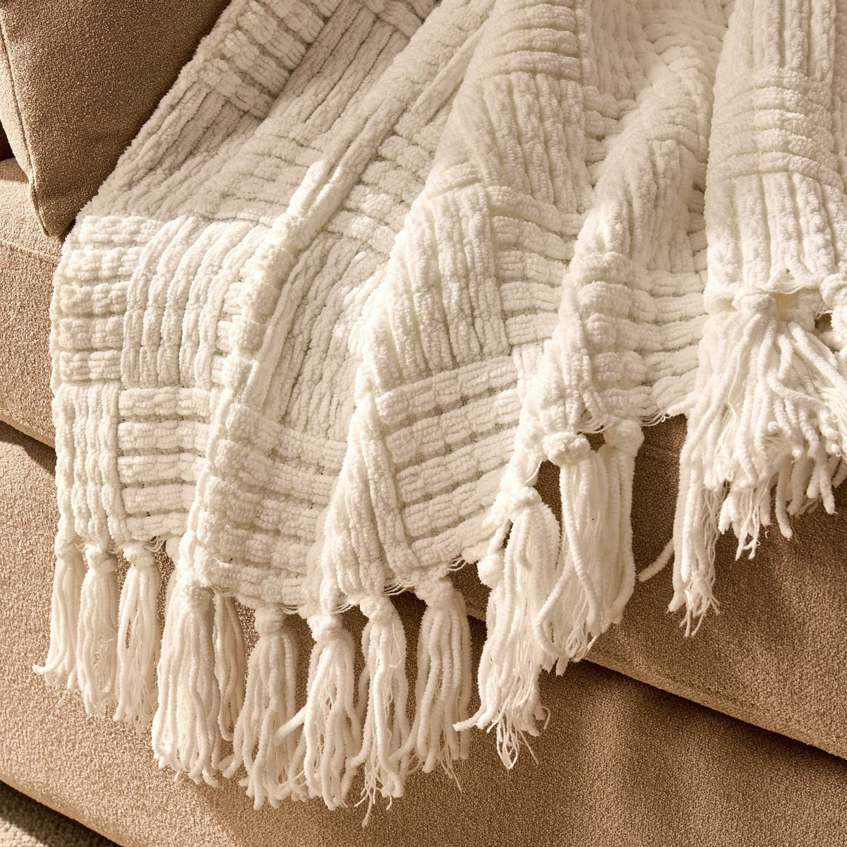 Dusklia - Chunky Chenille Sofa Throw - White