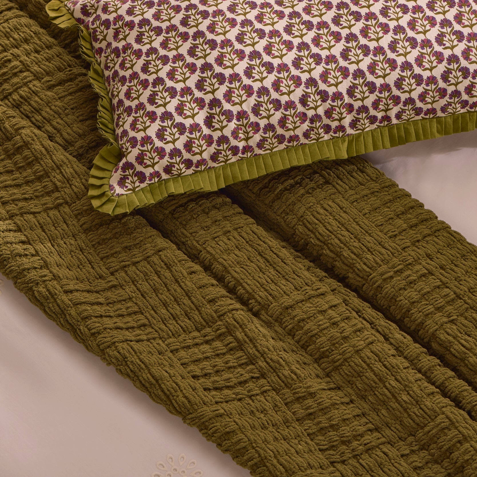 Dusklia - Chunky Chenille Throw - Olive Green