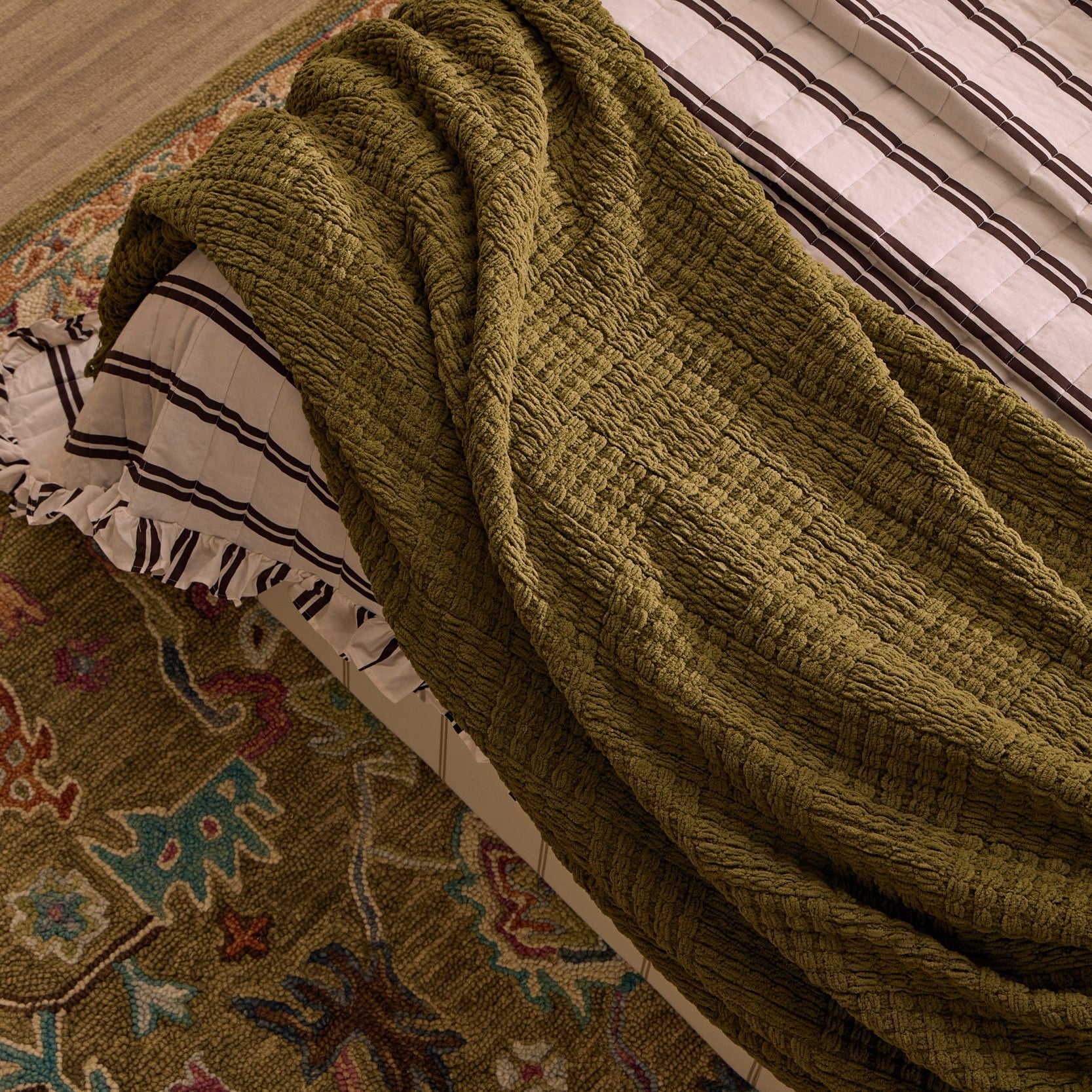 Dusklia - Chunky Chenille Throw - Olive Green