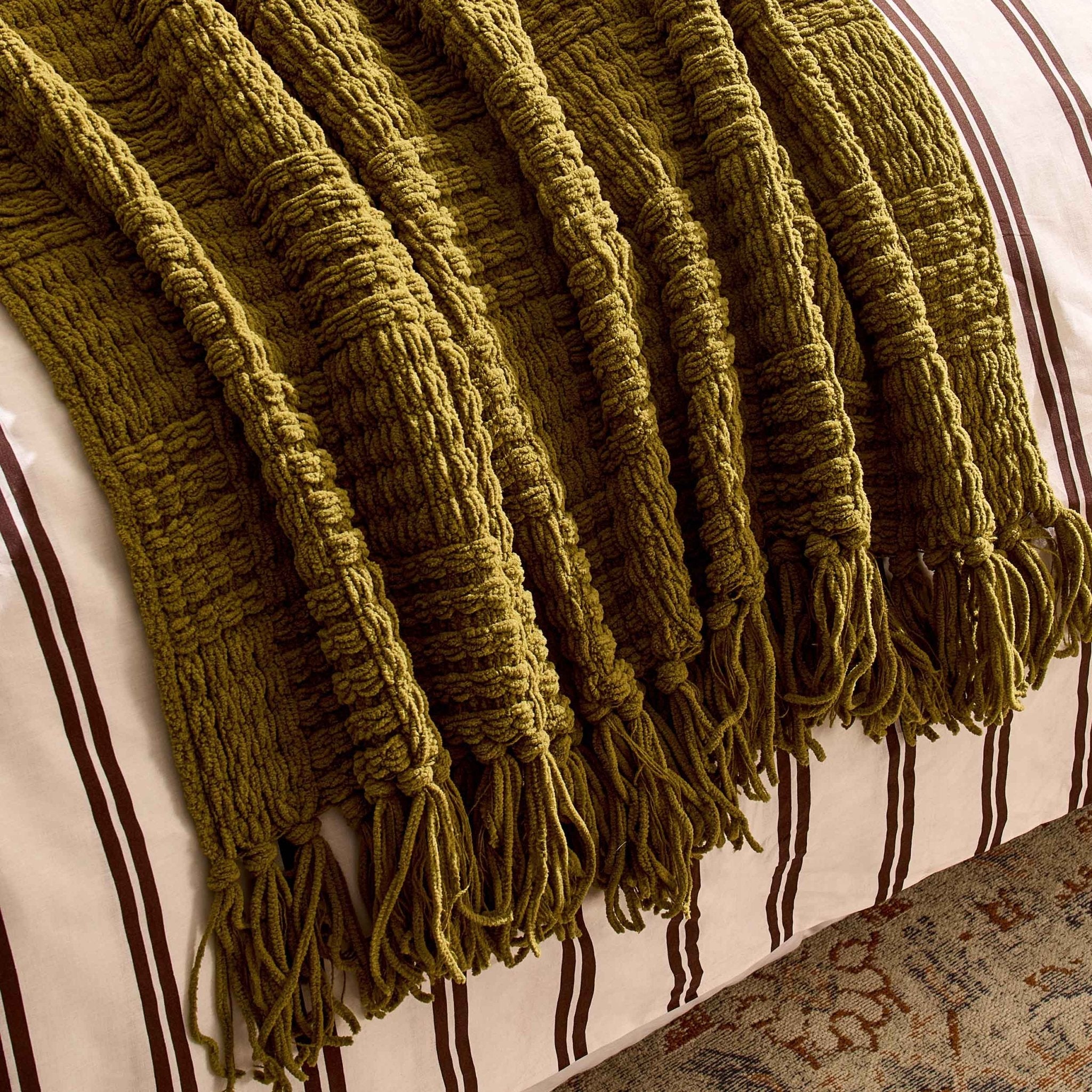 Dusklia - Chunky Chenille Throw - Olive Green