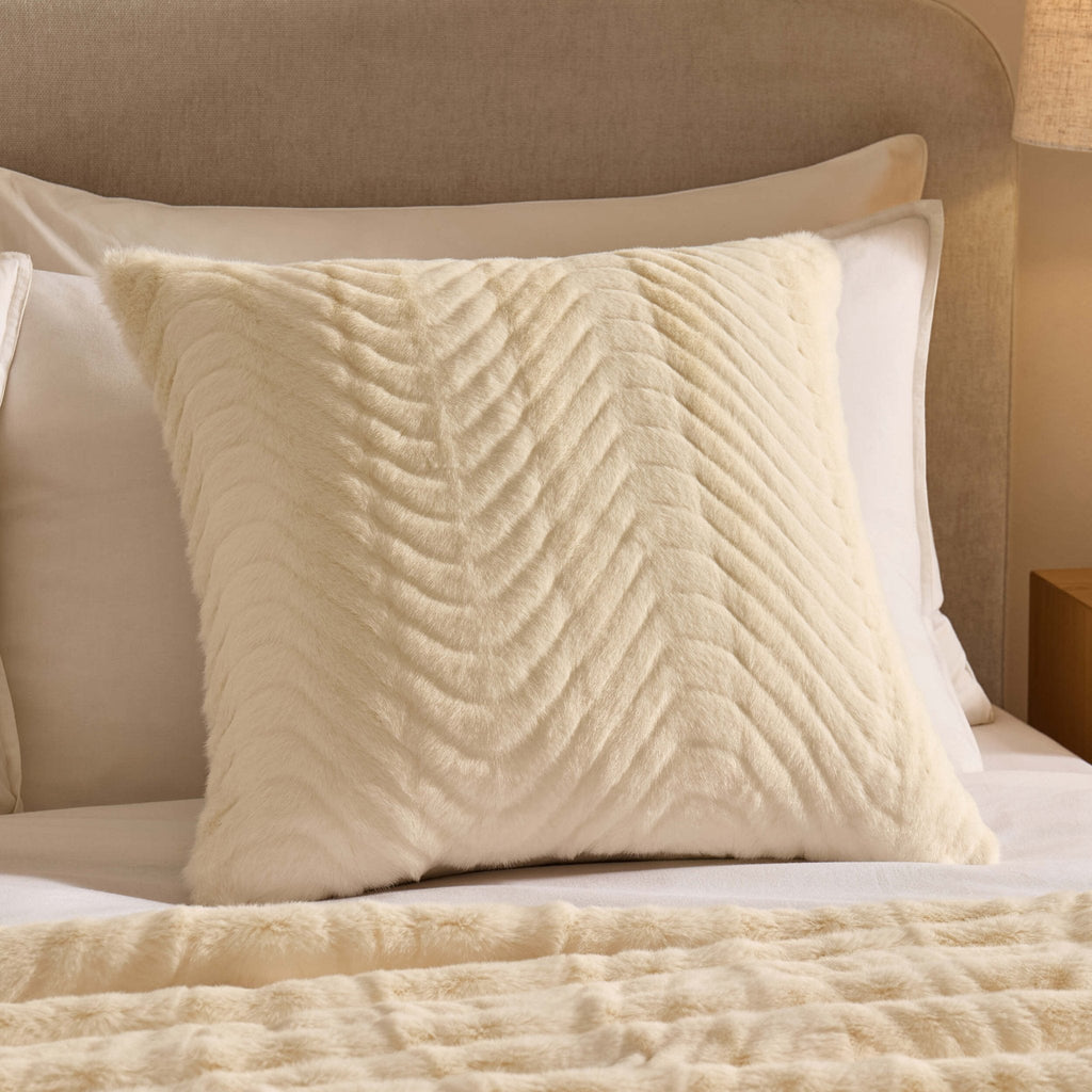 Dusklia - Curved Pattern Ribbed Faux Fur Cushion Cover - Cream