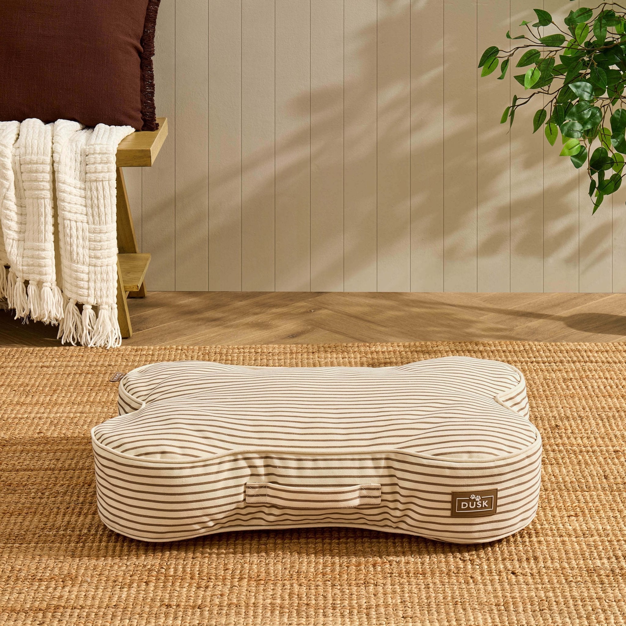 Dusklia - Elio Bone Shaped Striped Pillow Bed - Natural