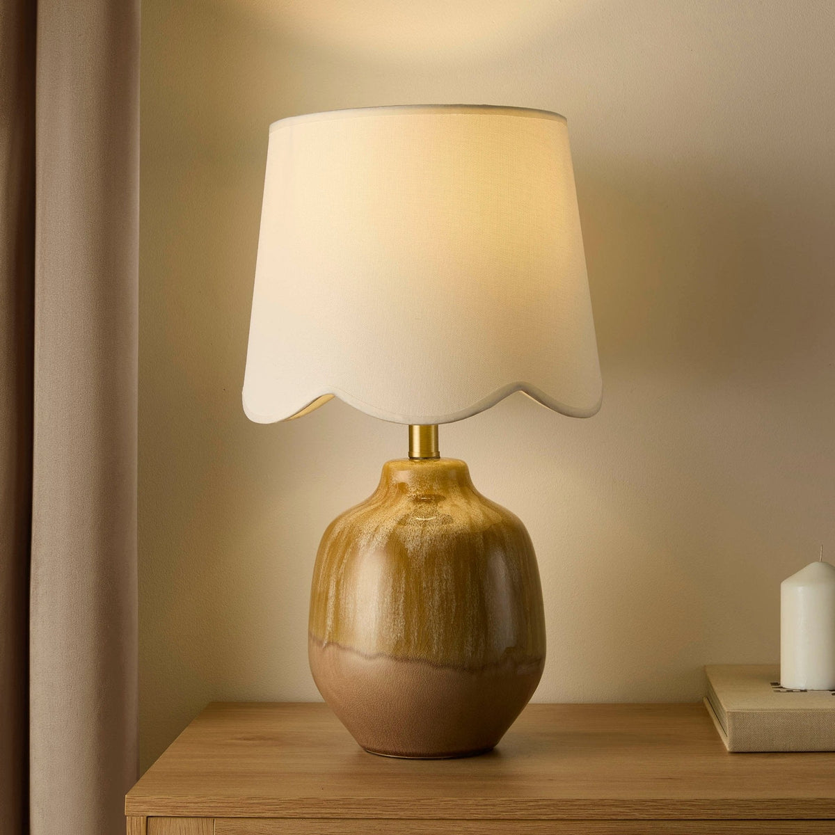 Dusklia - Emer Scallop Edge Reactive Glaze Table Lamp - Brown/White