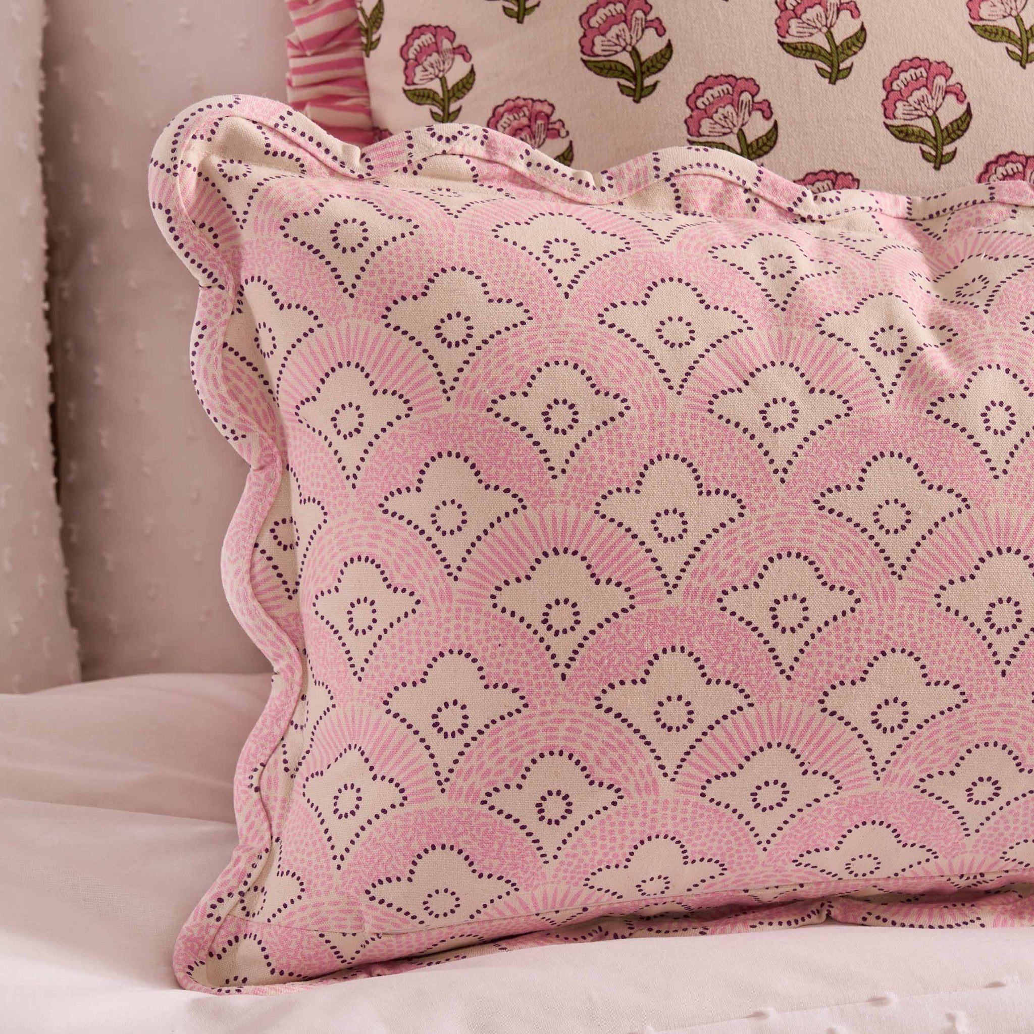 Dusklia - Esme 100% Cotton Printed Scallop Reversible Cushion Cover - Pink