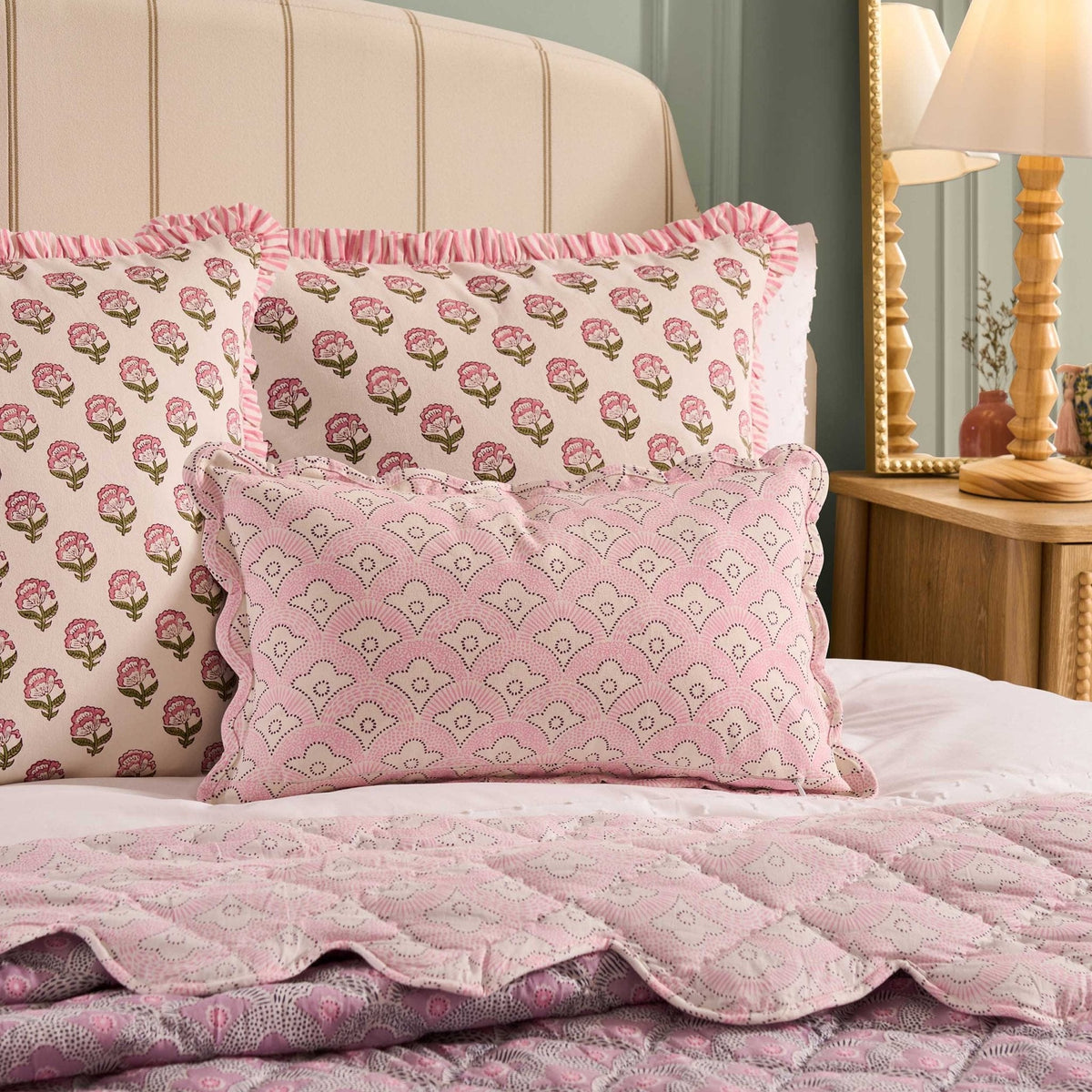 Dusklia - Esme 100% Cotton Printed Scallop Reversible Cushion Cover - Pink