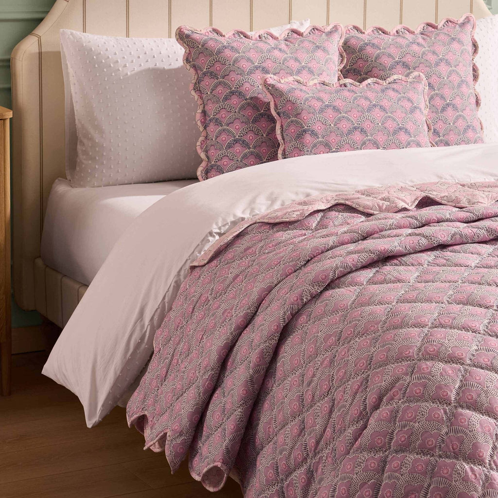 Dusklia - Esme 100% Cotton Printed Scallop Reversible Bedspread - Pink