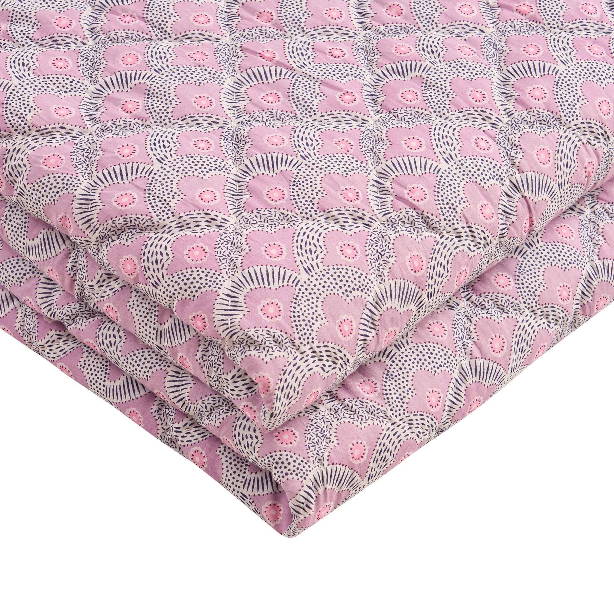 Dusklia - Esme 100% Cotton Printed Scallop Reversible Bedspread - Pink