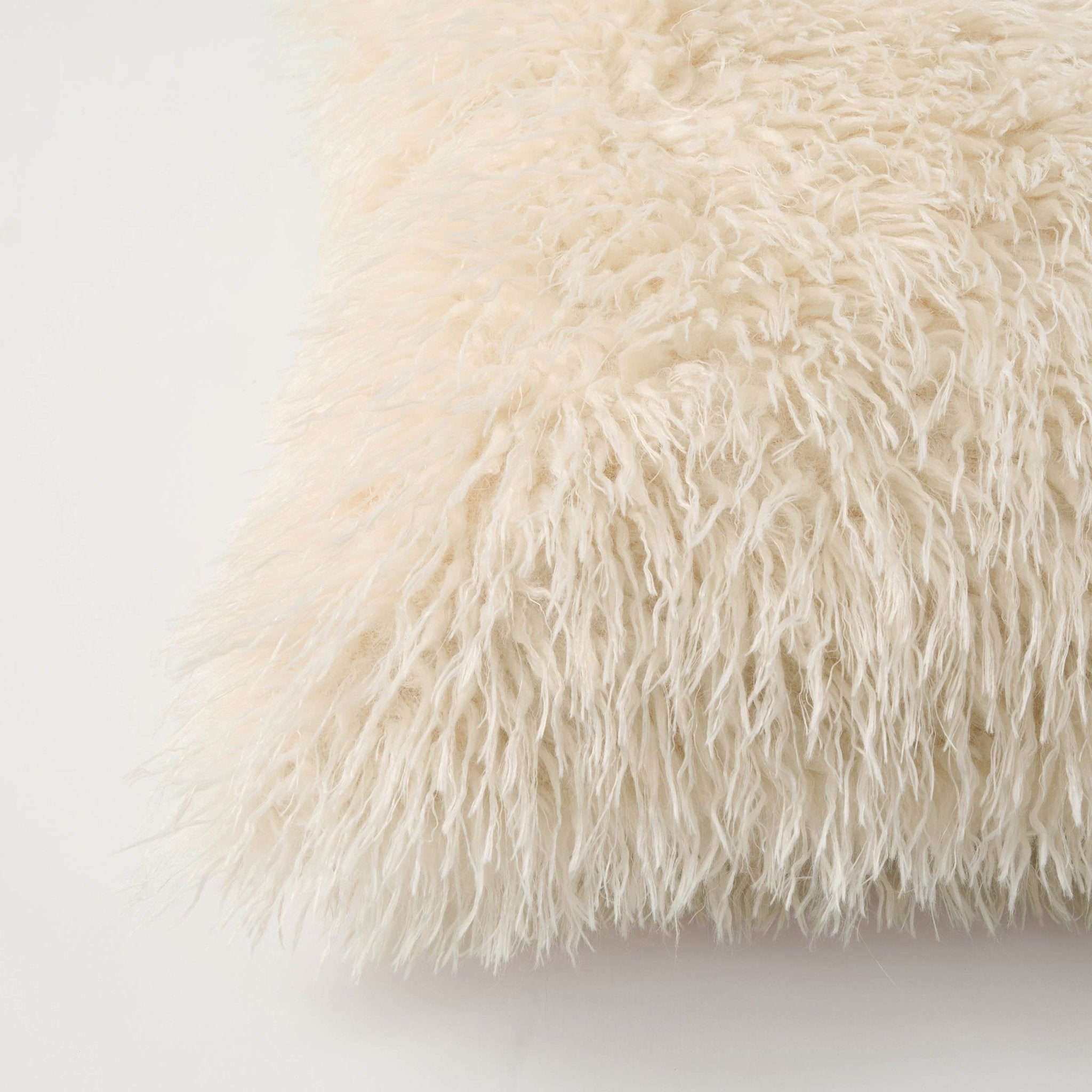 Housse de coussin en fausse fourrure imitation peau de mouton - Blanc cassé