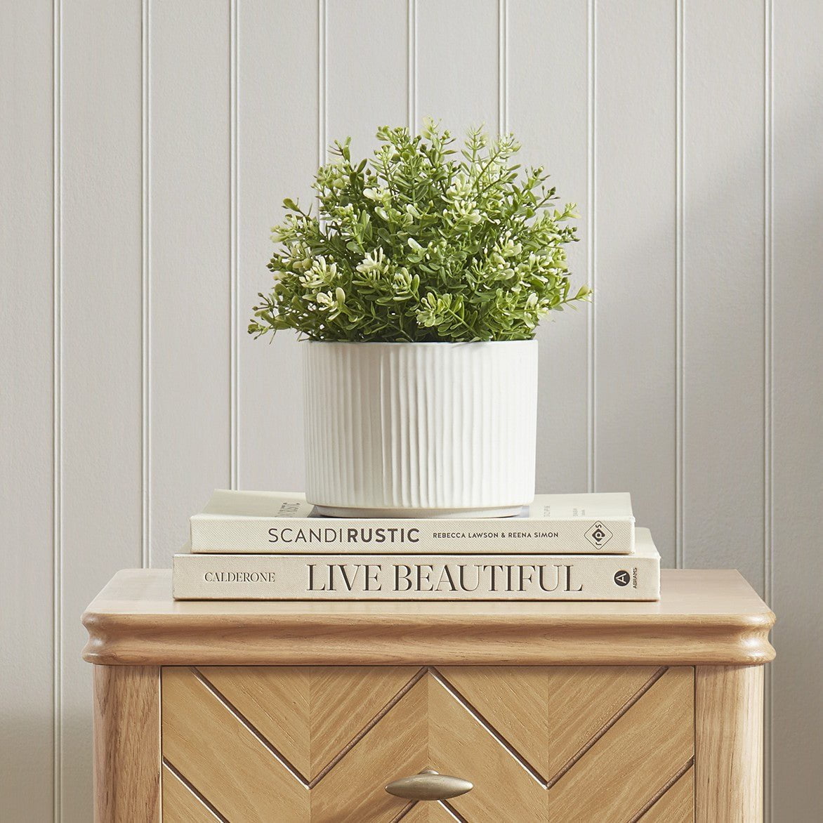 Dusklia - Flora Ribbed Clay Plant Pot - White