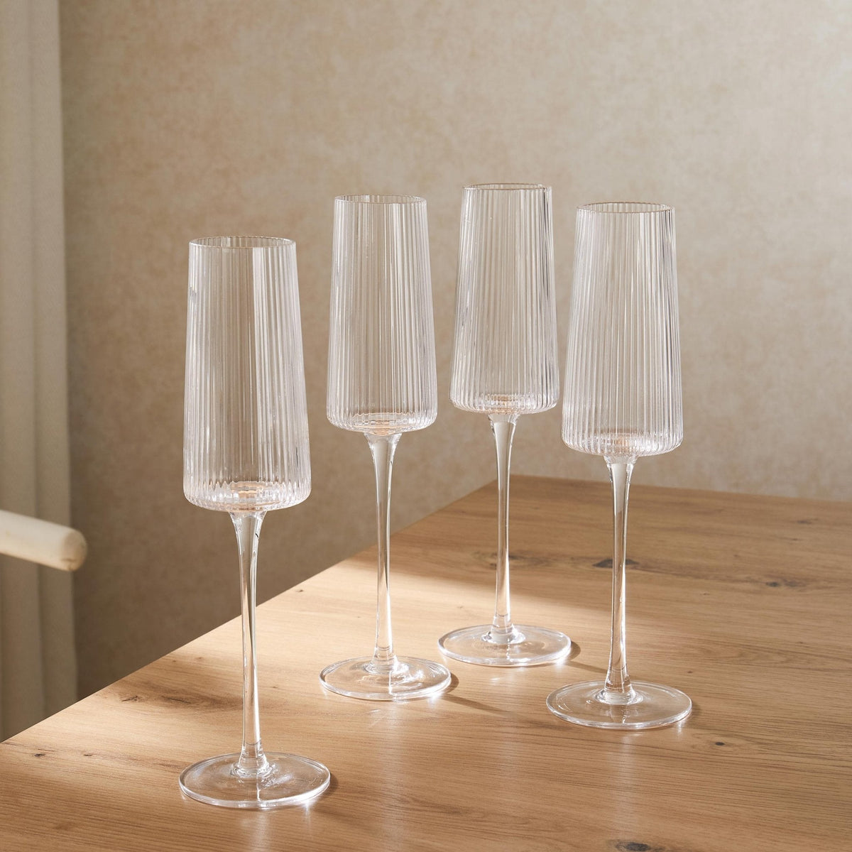 Dusklia - Gatsby Set of 4 Ripple Glass Champagne Flutes - Clear