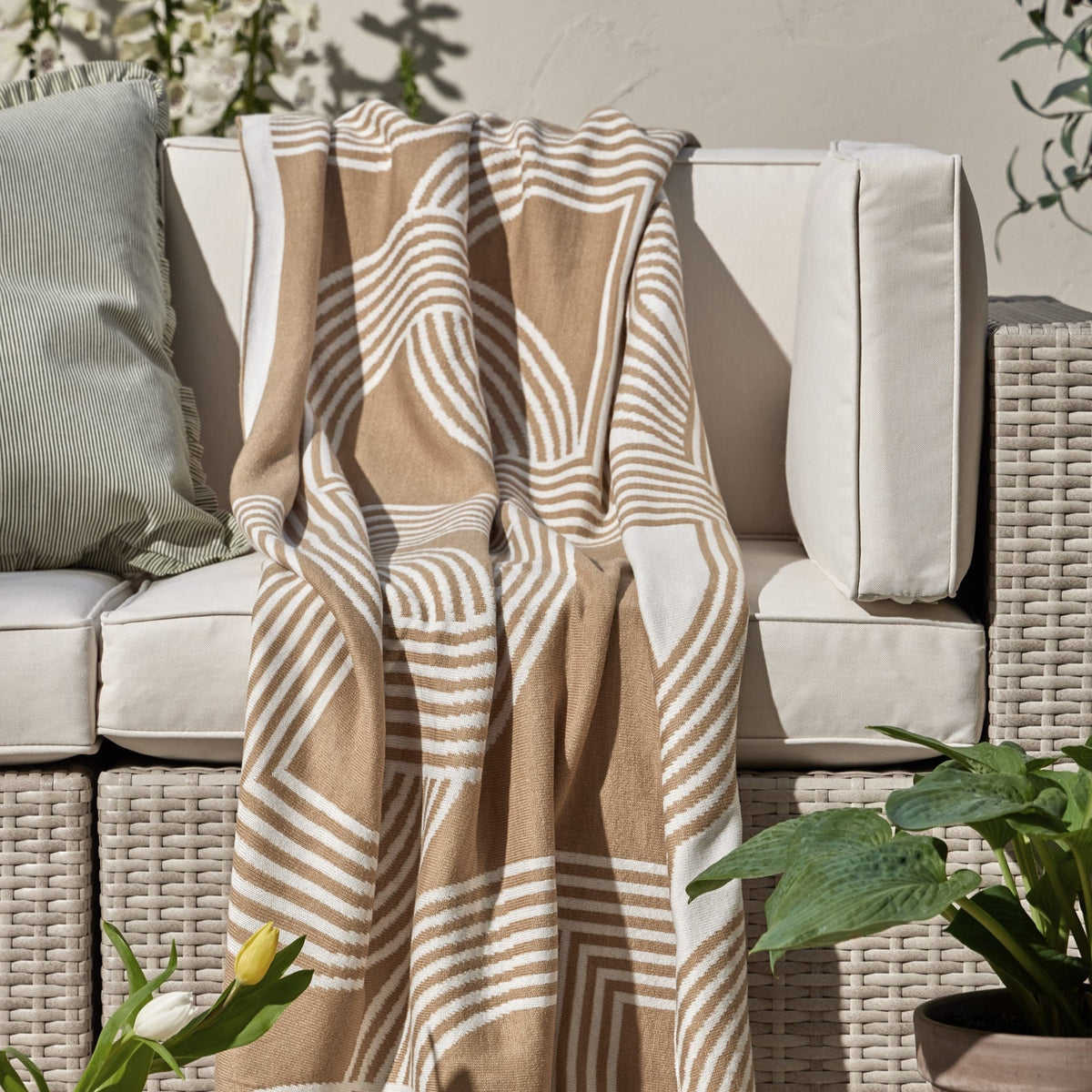 Dusklia - Geometric Contrast Knit Sofa Throw - Taupe