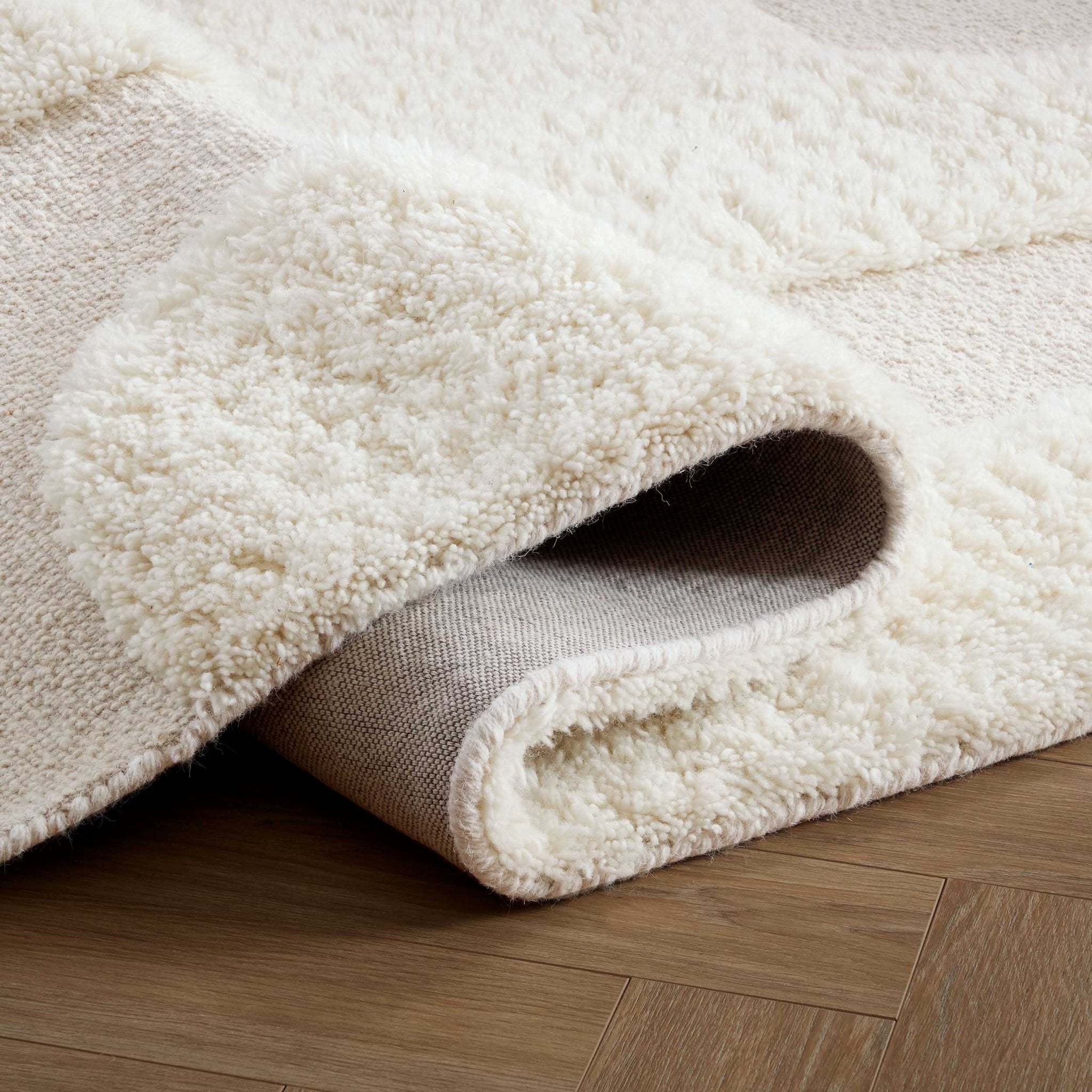 Dusklia - Gillain Hand Woven Tuft Wool Swirl Rug - Off White
