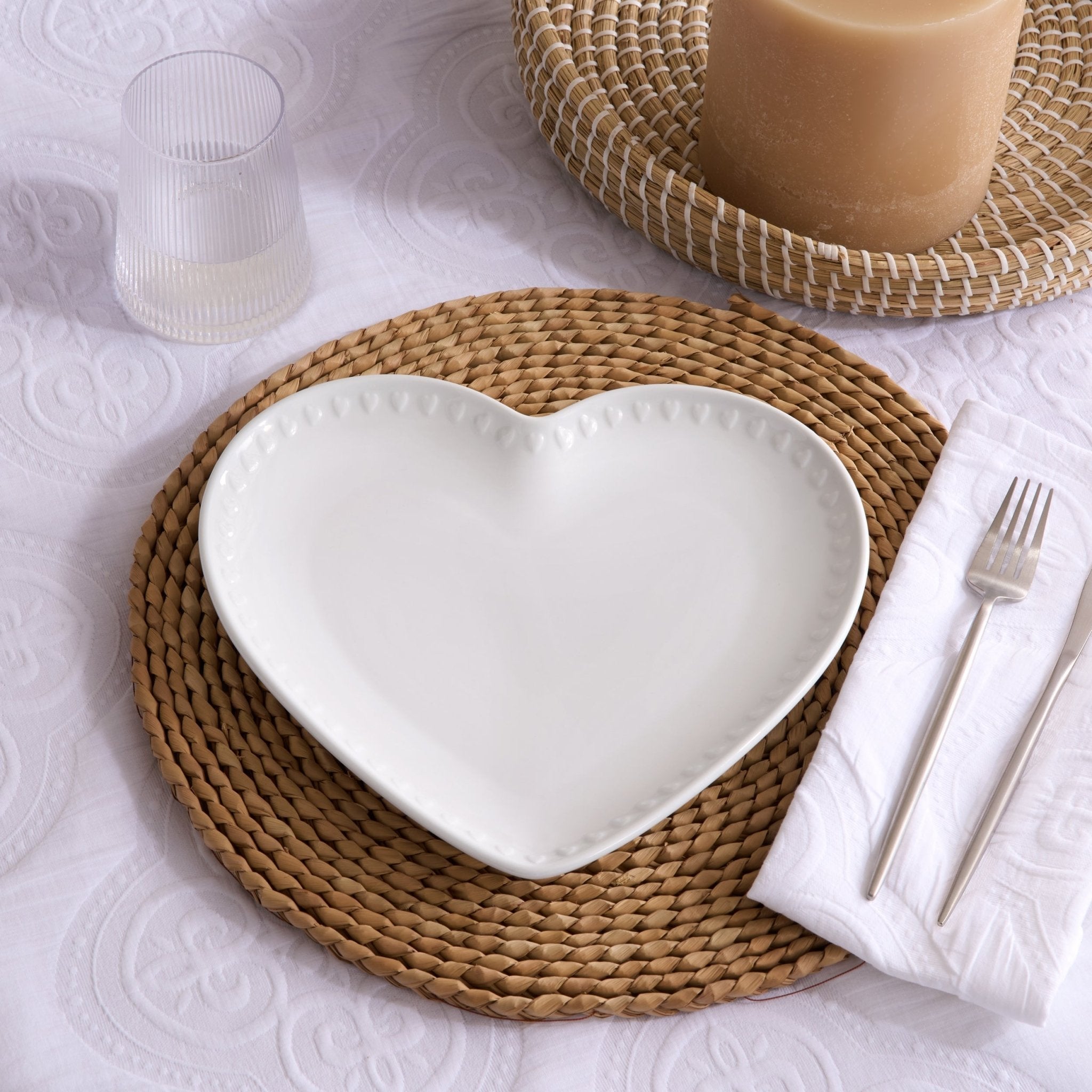Dusklia - Heart Shaped Set of 4 Dinner Plates - White