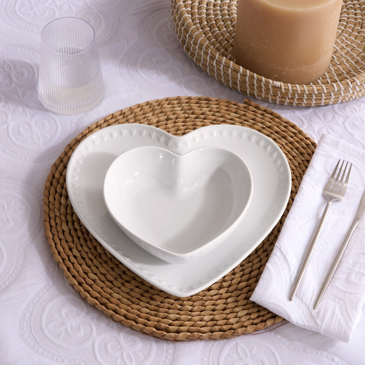 Dusklia - Heart Shaped Set of 4 Dinner Plates - White