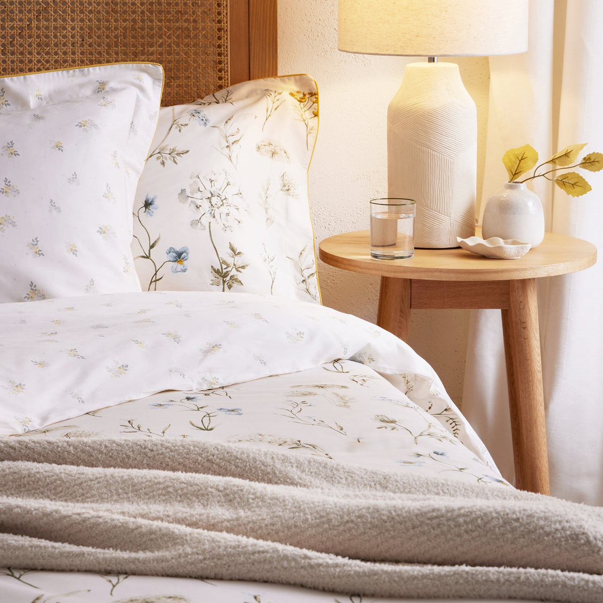Dusklia - Jardin 300 Thread Count Reversible Duvet Cover & Pillowcases Set  - Multi